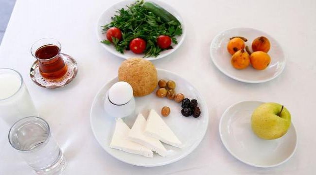 Bakanlıktan ramazan önerileri: Sahur atlamayın, en az 2 litre su için