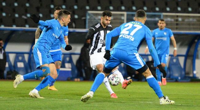 Beşiktaşlı Ghezzal Müller'in ensesinde!