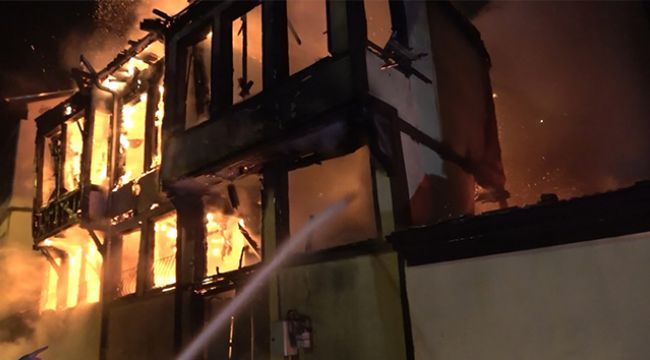 Bursa'da tarihi konaklar bir bir yanıyor