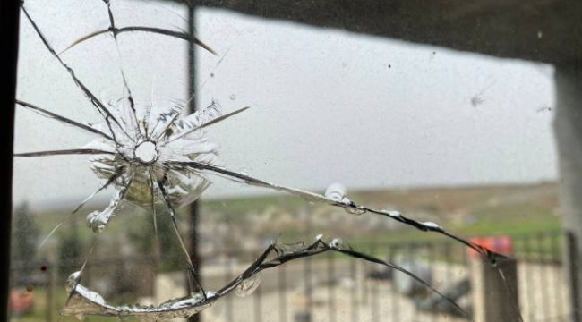 Çocuklar ders çalıştığı sırada eve silahlı saldırı düzenlendi