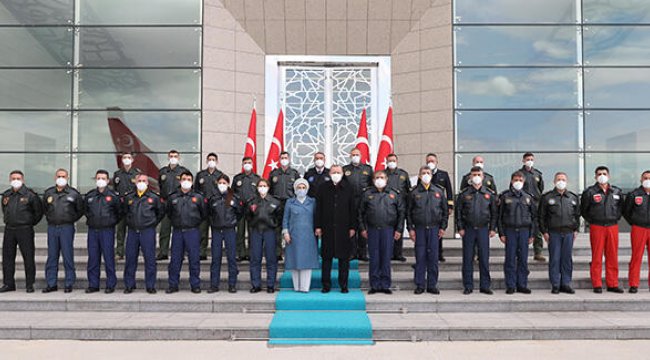 Cumhurbaşkanı Erdoğan pilotlarla bir araya geldi