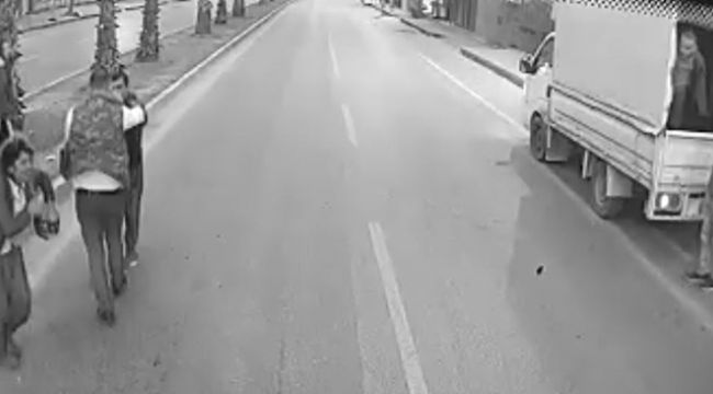 Dayak yiyen kadının yardımına koştu