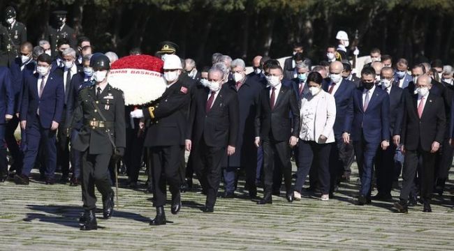 Devlet erkanı Anıtkabir'de