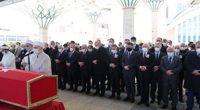 Eski Başbakan Yıldırım Akbulut'a veda