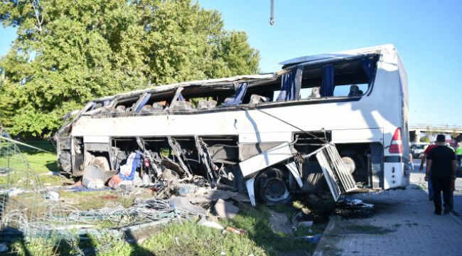 İki kişinin hayatını kaybettiği otobüs kazası davası ertelendi