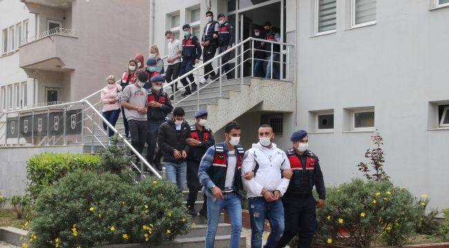 İZMİR'DE UYUŞTURUCU ŞEBEKESİ ÇÖKERTİLDİ