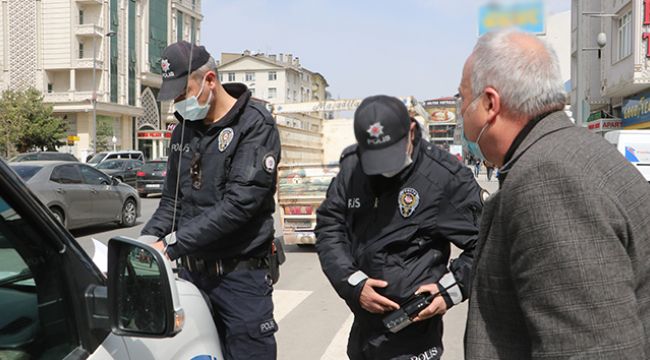 Karantinada olduğunu bankada öğrendi