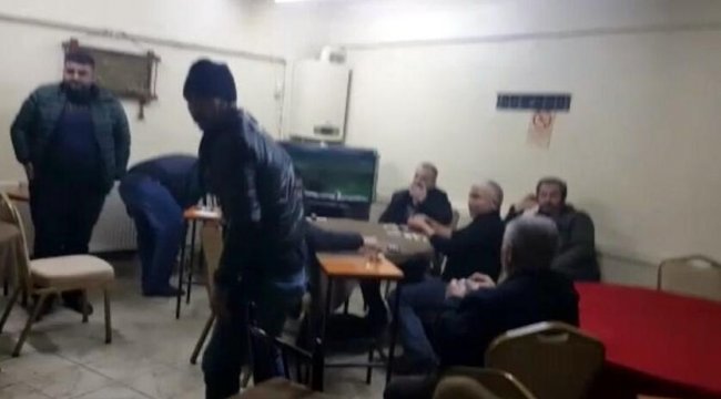 Kıraathaneye polis baskını