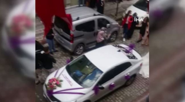Korona virüse aldırış etmeden halay çektiler!