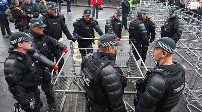 Kuzey İrlanda'da protestolar şiddet olaylarına dönüştü
