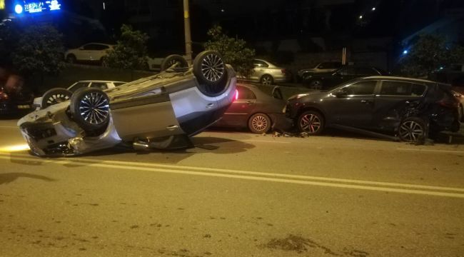 LÜKS CİP PARK HALİNDEKİ ARACA ÇARPTI