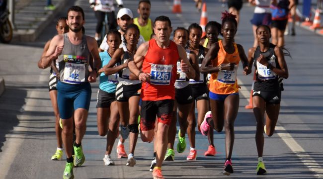 MARATONİZMİR'DE HEDEF BÜYÜK
