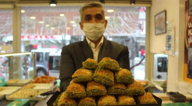 Ramazan öncesi fıstıklı baklavalarda yüzde 50 indirim