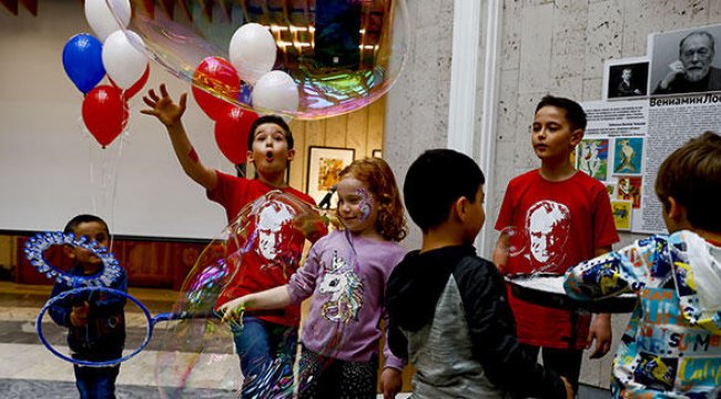 Rusya'da 23 Nisan Ulusal Egemenlik ve Çocuk Bayramı coşkuyla kutlandı