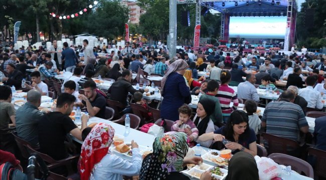 Sağlık Bakanlığı: Kalabalık iftar sofraları kurulmamalı