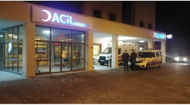 Süratli giden sürücü çarptığı duvarı parçaladı