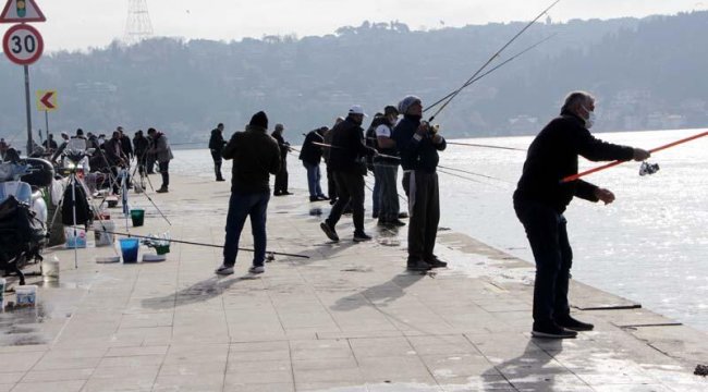Tam kapanma öncesi son balıklarını tuttular