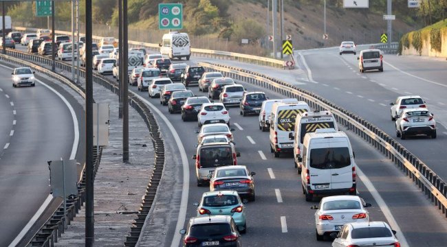 Tam kapanma öncesi trafik yoğunluğu