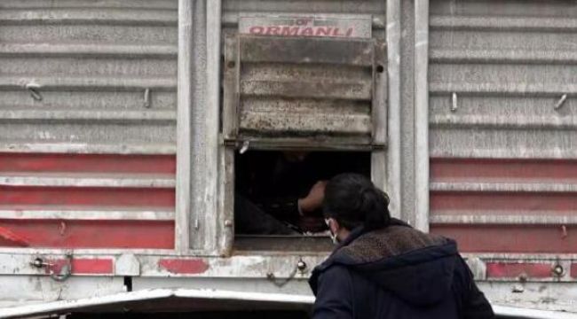 Tırın dorsesinde 218 göçmen yakalandı