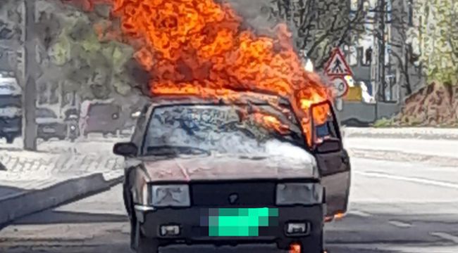 Tokat'ta otomobil alev topuna döndü