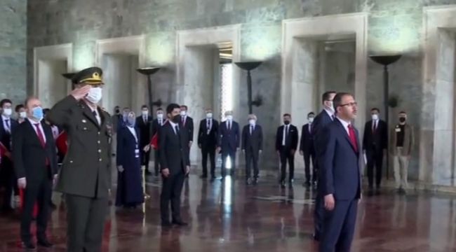 ANITKABİR'DE 19 MAYIS TÖRENİ DÜZENLENDİ