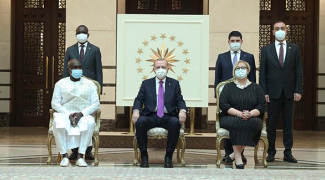 Büyükelçilerden Cumhurbaşkanı Erdoğan'a güven mektubu
