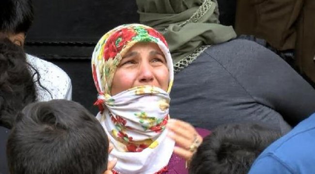 Esenyurt'ta 4 katlı binanın çatısı yandı