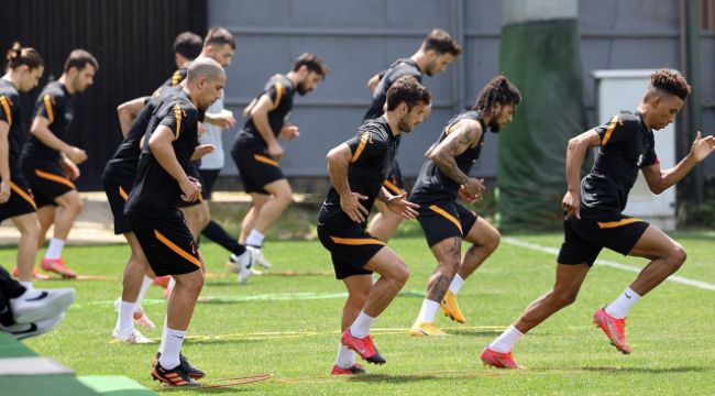 Galatasaray'da kamp kadrosu açıklandı