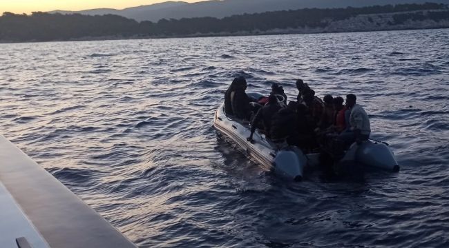 İZMİR'DE DÜZENSİZ GÖÇMENLER KURTARILDI