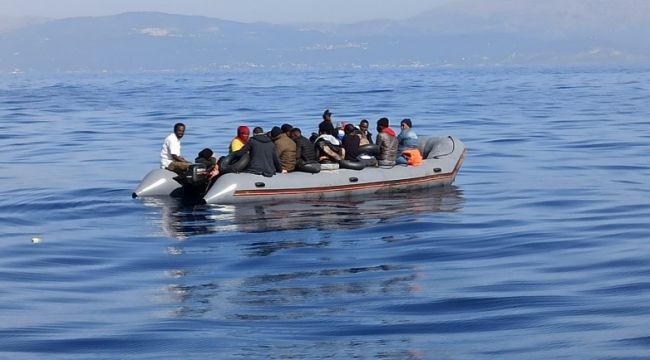 İZMİR&#039;DE DÜZENSİZ GÖÇMENLER KURTARILDI