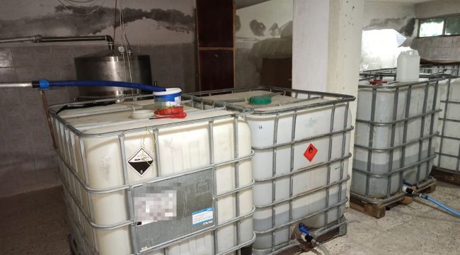 İZMİR'DE SAHTE ETİL ALKOL OPERASYONU