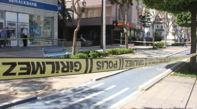 Kaldırımda yürürken vuruldu