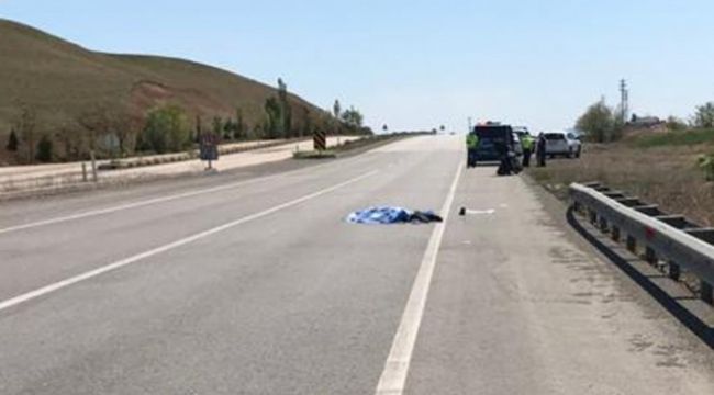 Kasksız motosiklete binen 18 yaşındaki genç canından oldu