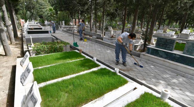 MEZARLIKLAR BAYRAM SONRASINA HAZIRLANIYOR