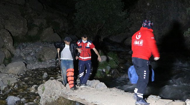 Pancar toplarken kayalıktan düştü, 3 saatte kurtarıldı