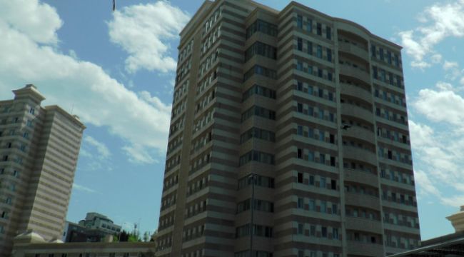 Pandemi yurdundan çarşafla sarkarak kaçmaya çalıştı, düşerek öldü