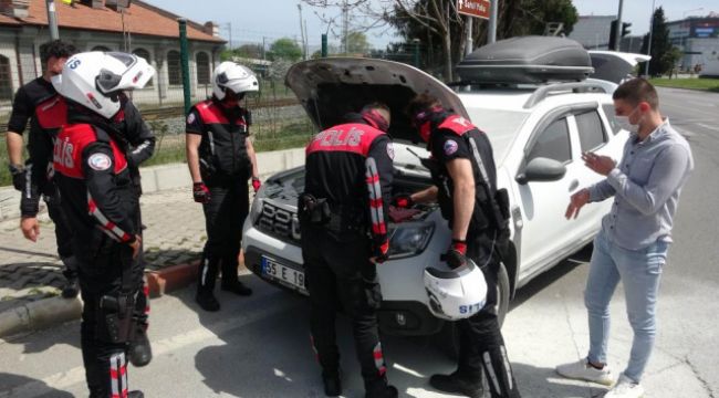 Polisler aracı yanmaktan kurtardı