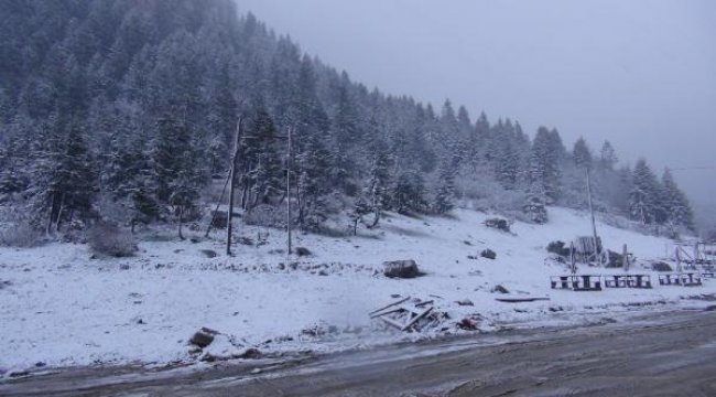 Rize'nin yaylalarında Mayıs ayında kar sürprizi