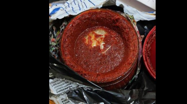 Salça kutusunda uyuşturucu göndermek isterken yakalandı