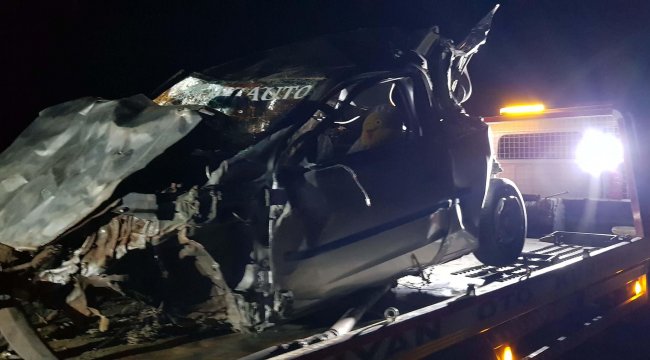 Şarampole yuvarlanan otomobildeki ağabey ile kardeşi ölüm ayırdı