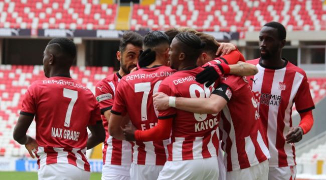 Sivasspor düşme hattından çıktı, Avrupa potasına girdi
