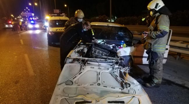 ALKOLLÜ SÜRÜCÜ BARİYERLERE ÇARPTI