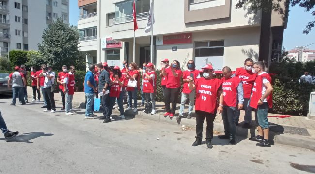 BAYRAKLI'DA TOPLU İŞ SÖZLEŞMESİ EYLEMİ