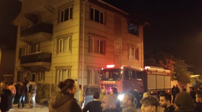 Bursa'da 3 katlı binada korkutan yangın