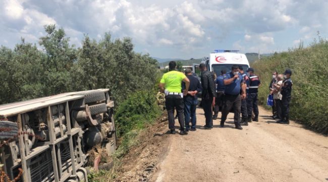 Bursa'da yolcu midibüsü devrildi