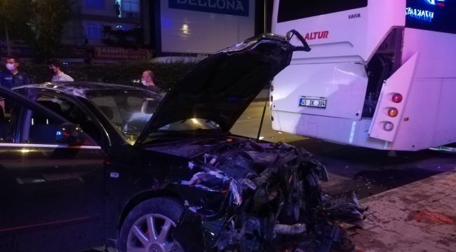 DİREĞE ÇARPAN OTOMOBİL TAKLA ATTI