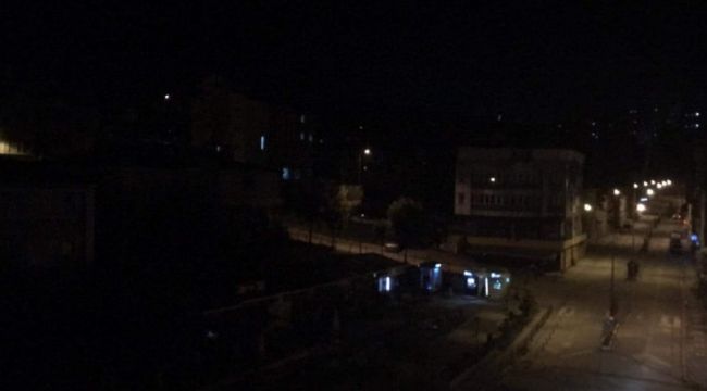 Elektrik kesintileri vatandaş ve esnafı canından bezdirdi