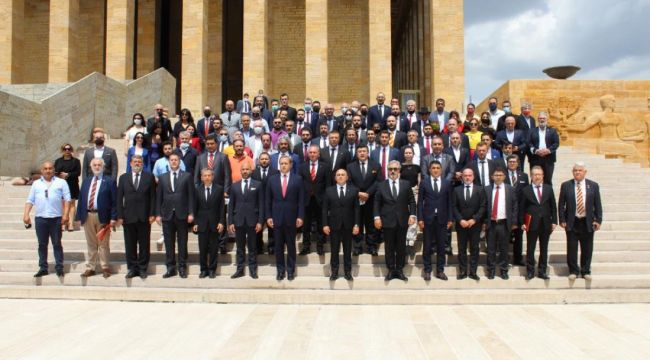 Galatasaray Başkanı Elmas ve yönetim kurulu Anıtkabir'de