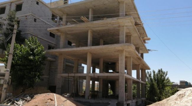 İnşaat işçisi 4'üncü kattan düştü