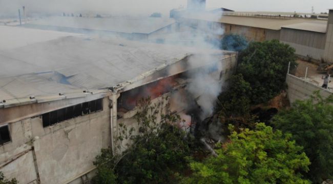 İplik fabrikasının pamuk deposu alevlere teslim oldu